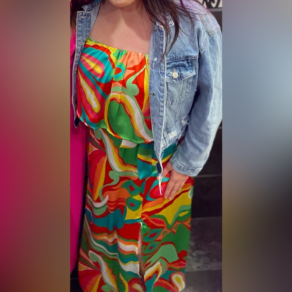 Bright color strapless maxi